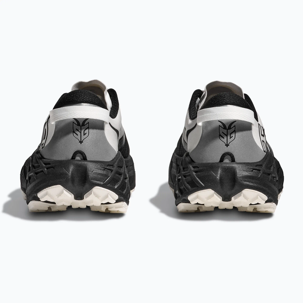 Женские кроссовки для бега HOKA Speedgoat 7 black/white