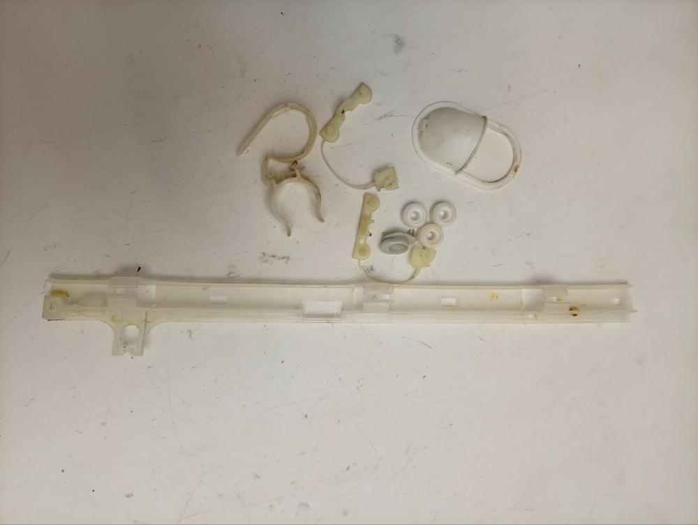 F1068SD кт11 Пластиковый крепеж, защёлки для стиральной машины LG б/у