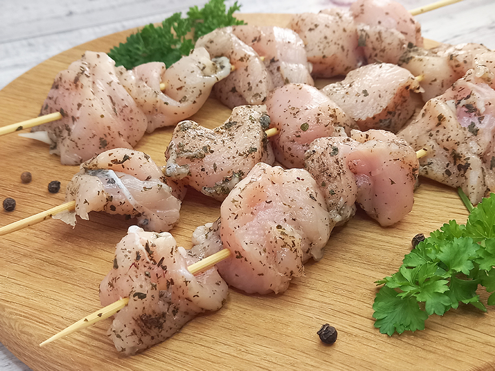 Шашлык из куриной грудки с мятой