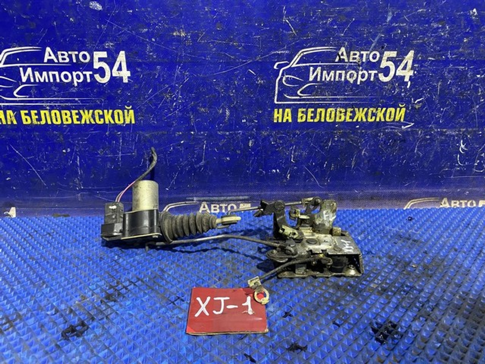 Замок двери передней левой JEEP cherokee 1992