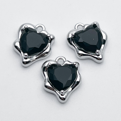 Подвеска Сердце, цвет серебро (родий) + черный, размер 13*10 мм, цена за 1 шт