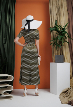 Платье "в горох" с декоративными складками 09-02-25 SS
