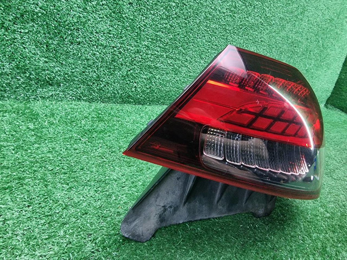 Фонарь правый внешний Mercedes E W213 (2020-2023)