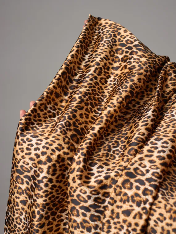 Атлас-стрейч бельевой, Китай, леопард, бежевый/коричневый/черный