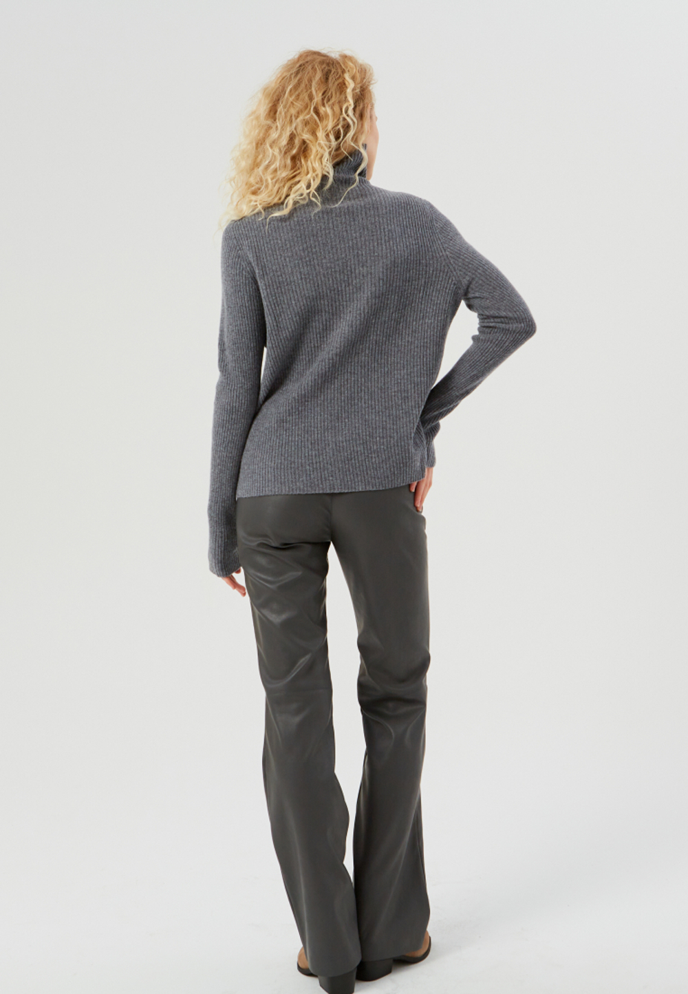 Водолазка из 100% шерсти серая