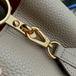 Louis Vuitton Capucines MM