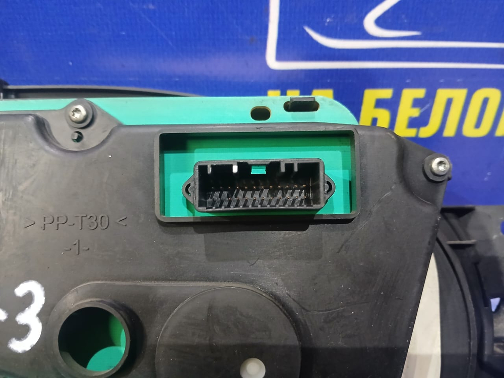 Щиток приборов RENAULT LOGAN 2010