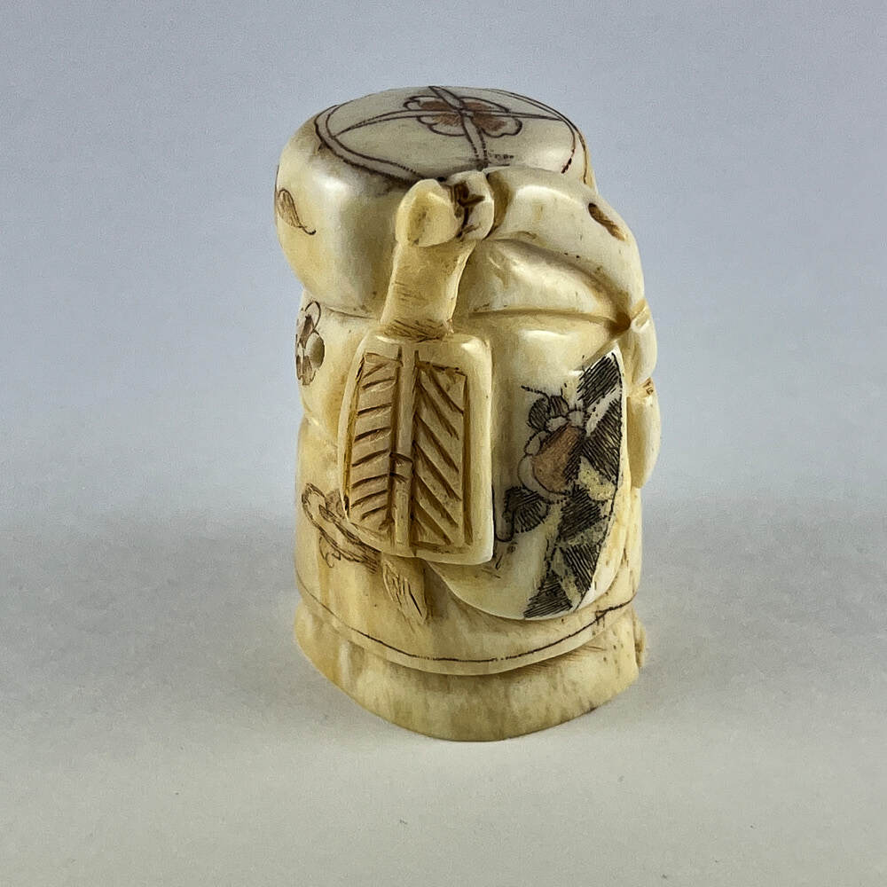 Статуэтка нэцкэ Фукурокудзю с колотушкой