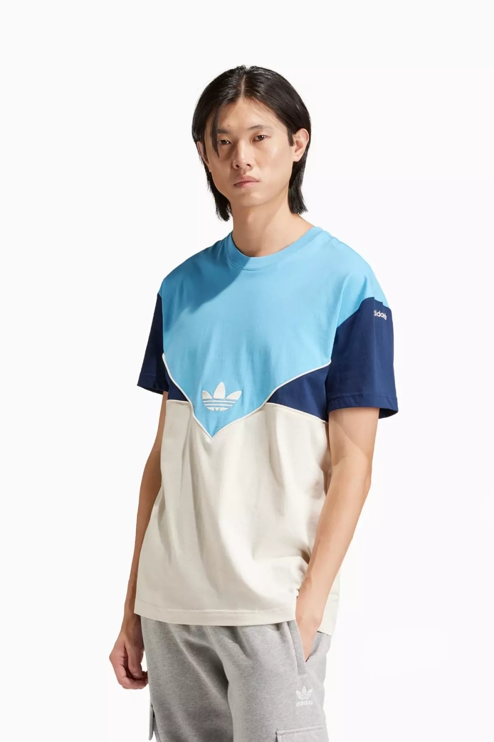 Футболка adidas Adicolor Seasonal Archive