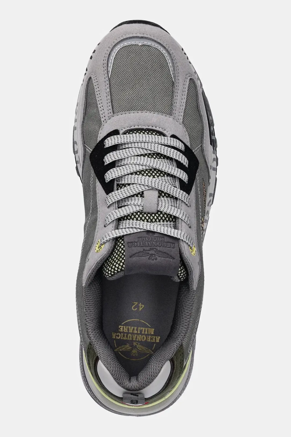 Кроссовки из текстиля