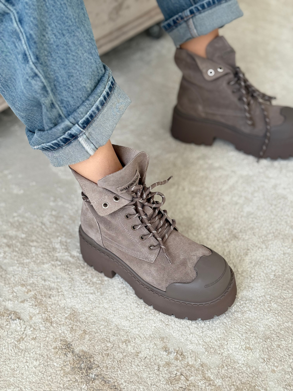 Ботинки из натуральной замши