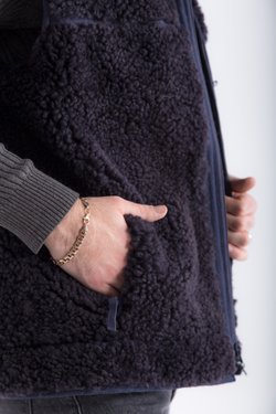 жилет из овчины мужской