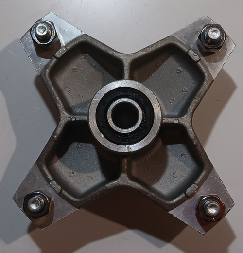 Ступица передняя с гайками Квадроцикл KAYO AU200