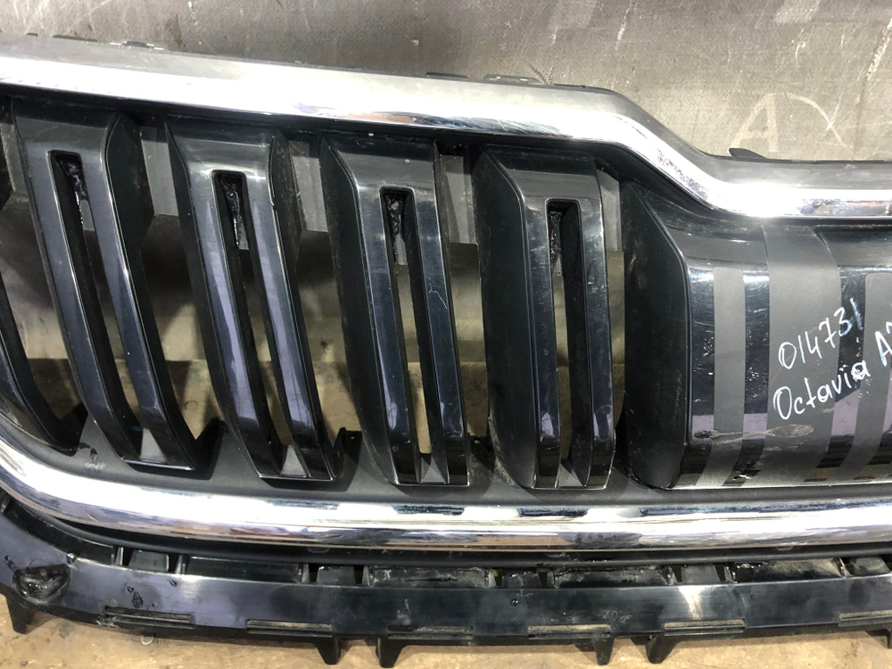 Решетка радиатора Skoda Kodiaq 16-22 Б/У Оригинал 565853653A