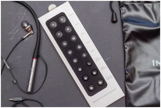 Беспроводные наушники 1MORE Triple Driver BT In-Ear E1001BT, USB Type-C, black/silver