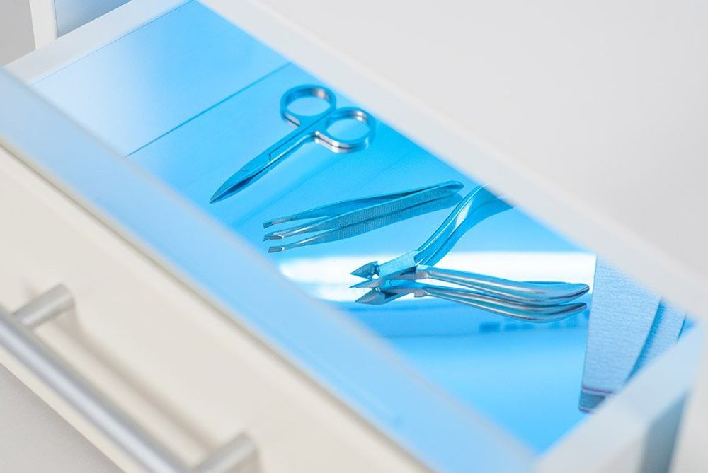 Уфикон - УФ бокс для хранения инструментов