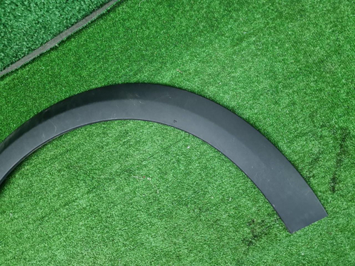 Расширитель передний левый Mercedes E W213 (16-23)