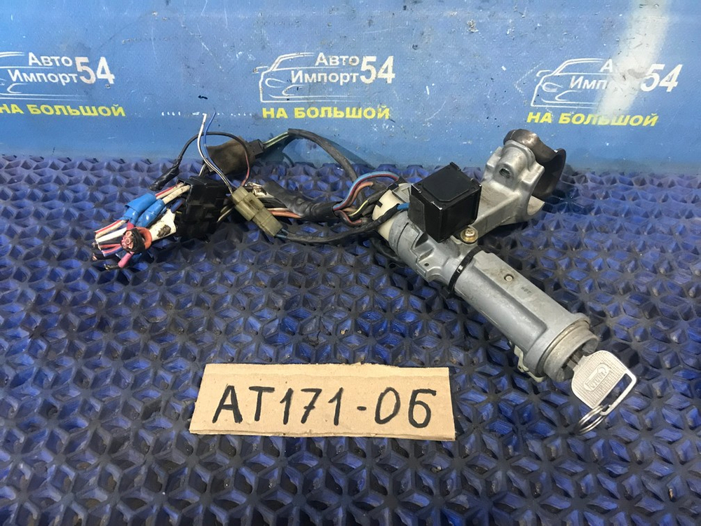 Замок зажигания TOYOTA CARINA 1990