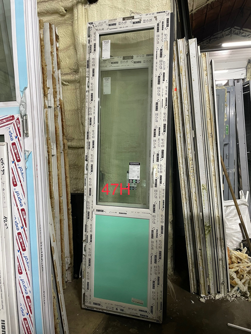 Пластиковая дверь новая 243(в) х 70(ш) балконная