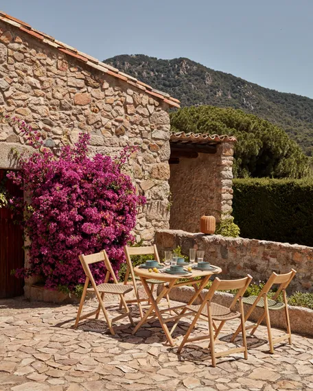 Складной стул Dandara из массива акации со стальной конструкцией и бежевым шнуром