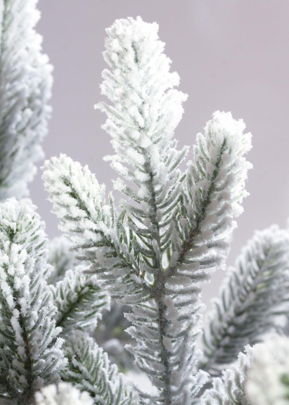 Заснеженная елка на ножке «Николь» (Литая хвоя) 180 см / 1,8 м