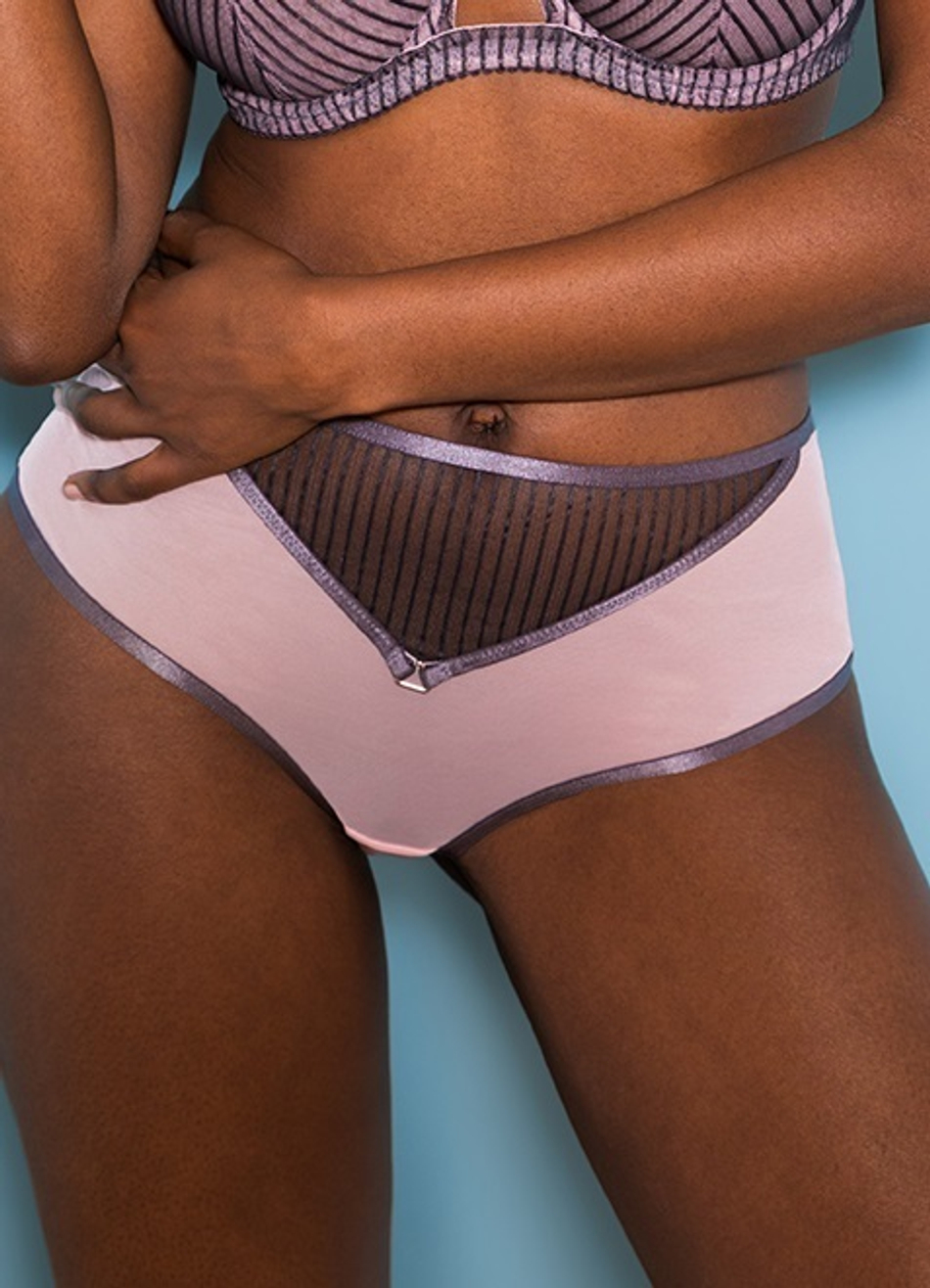 Victory Pin-Up Short