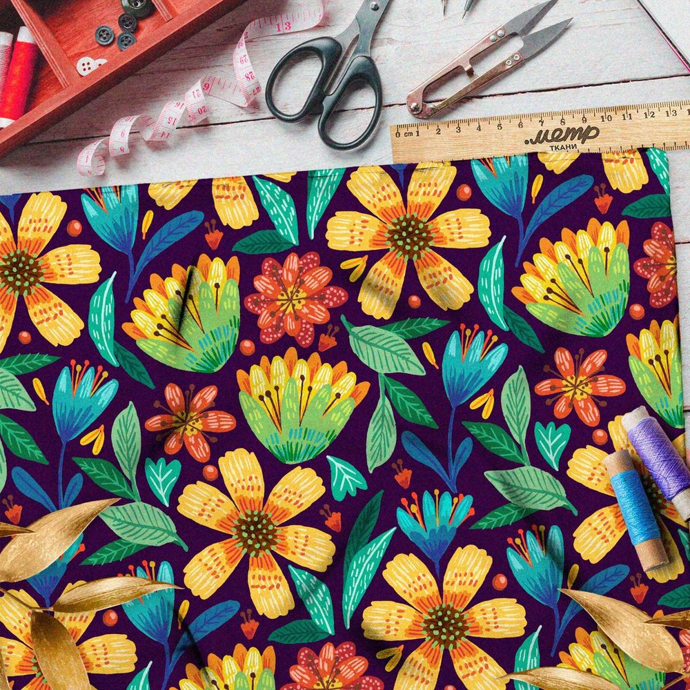 Ткань блэкаут пастельные яркие цветы на фиолетовом фоне