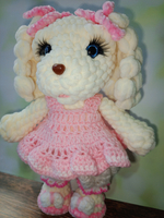 Вязанная игрушка ручной работы в единственном экземпляре с комплектом одежды