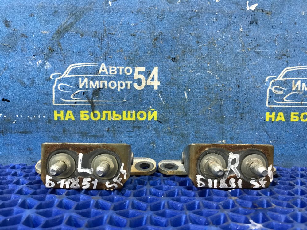 Петля багажника SUBARU FORESTER 1997-2002