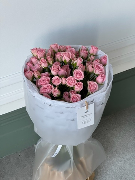 Букет моно из кустовых роз 9 шт