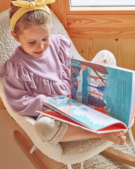 Детское кресло-качалка Joey из белой ткани букле