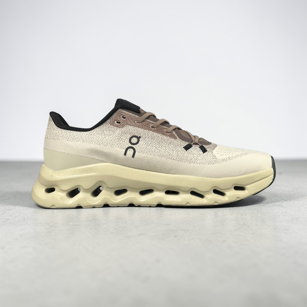 On Cloudtilt • Clove Sand