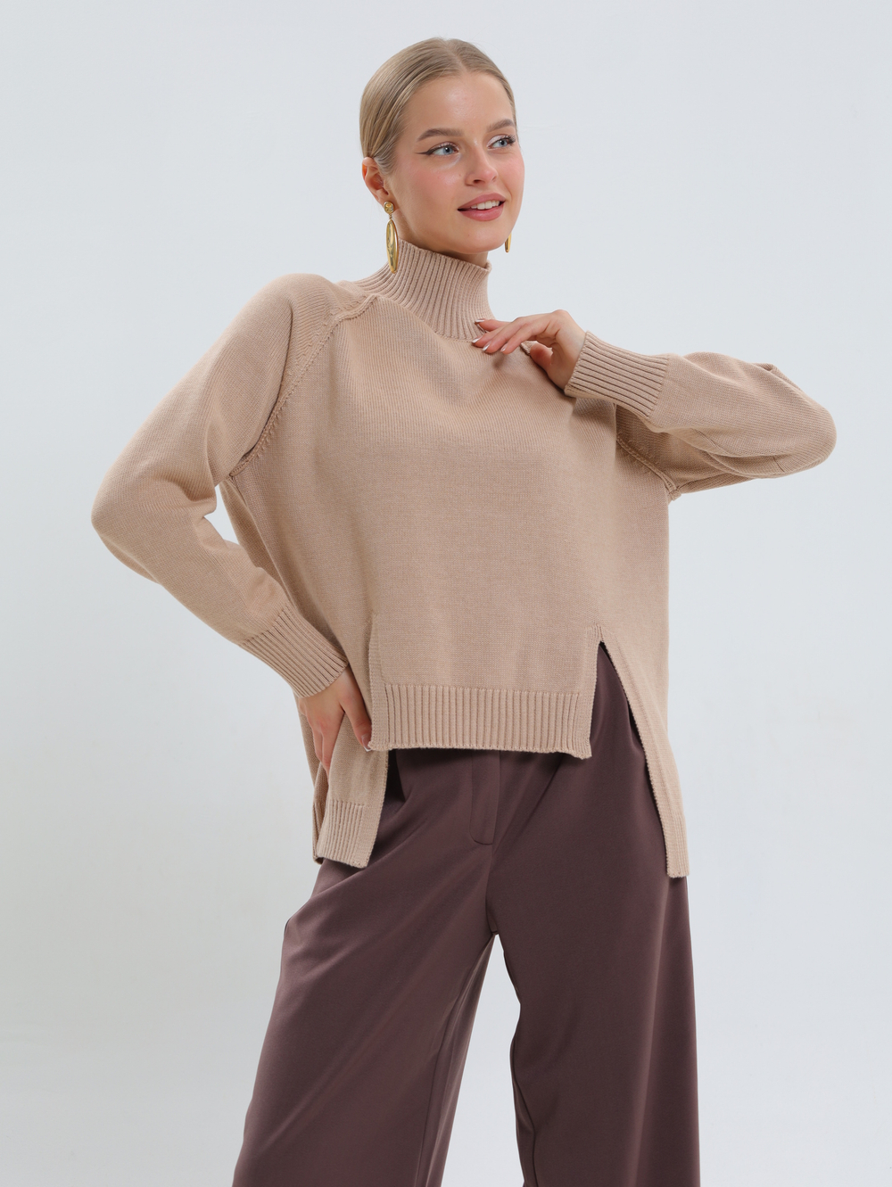 Вязаный свитер с асимметрией