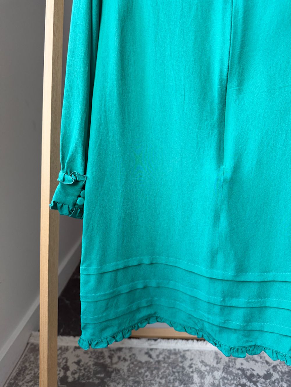 Шёлковое платье Gucci, 116