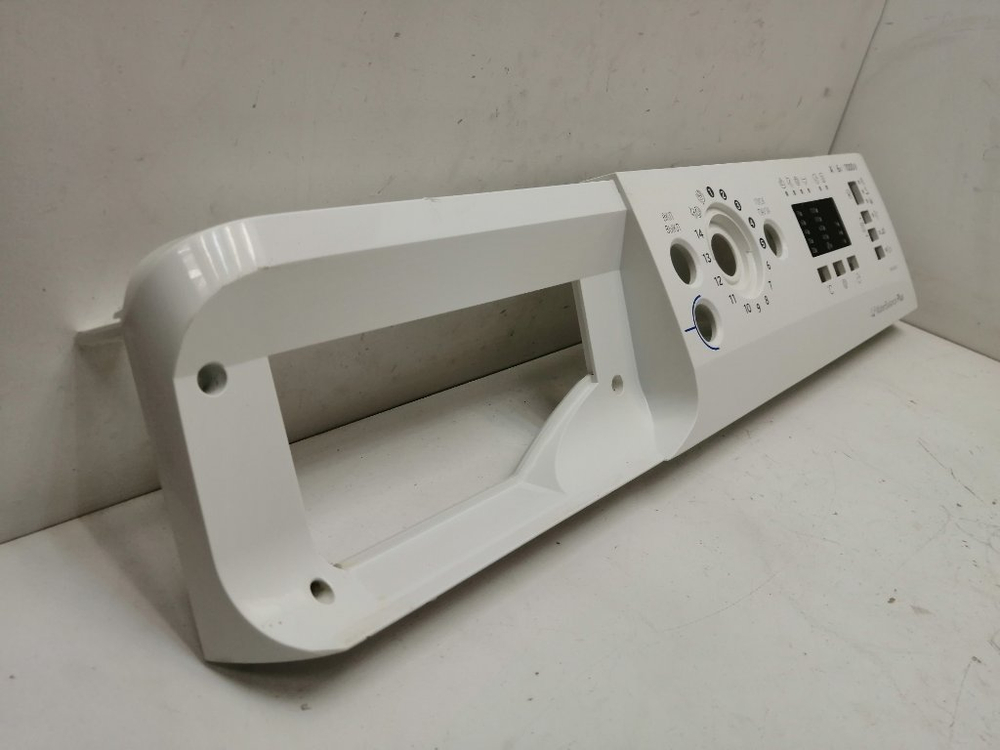 BWSA61051 кт117 Лицевая панель для стиральной машины Indesit 250006863 б/у