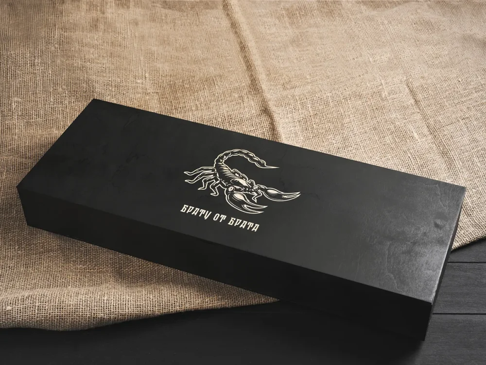 Кованый топор "Брату от брата", гравировка "Скорпион", рукоять черный мореный ясень