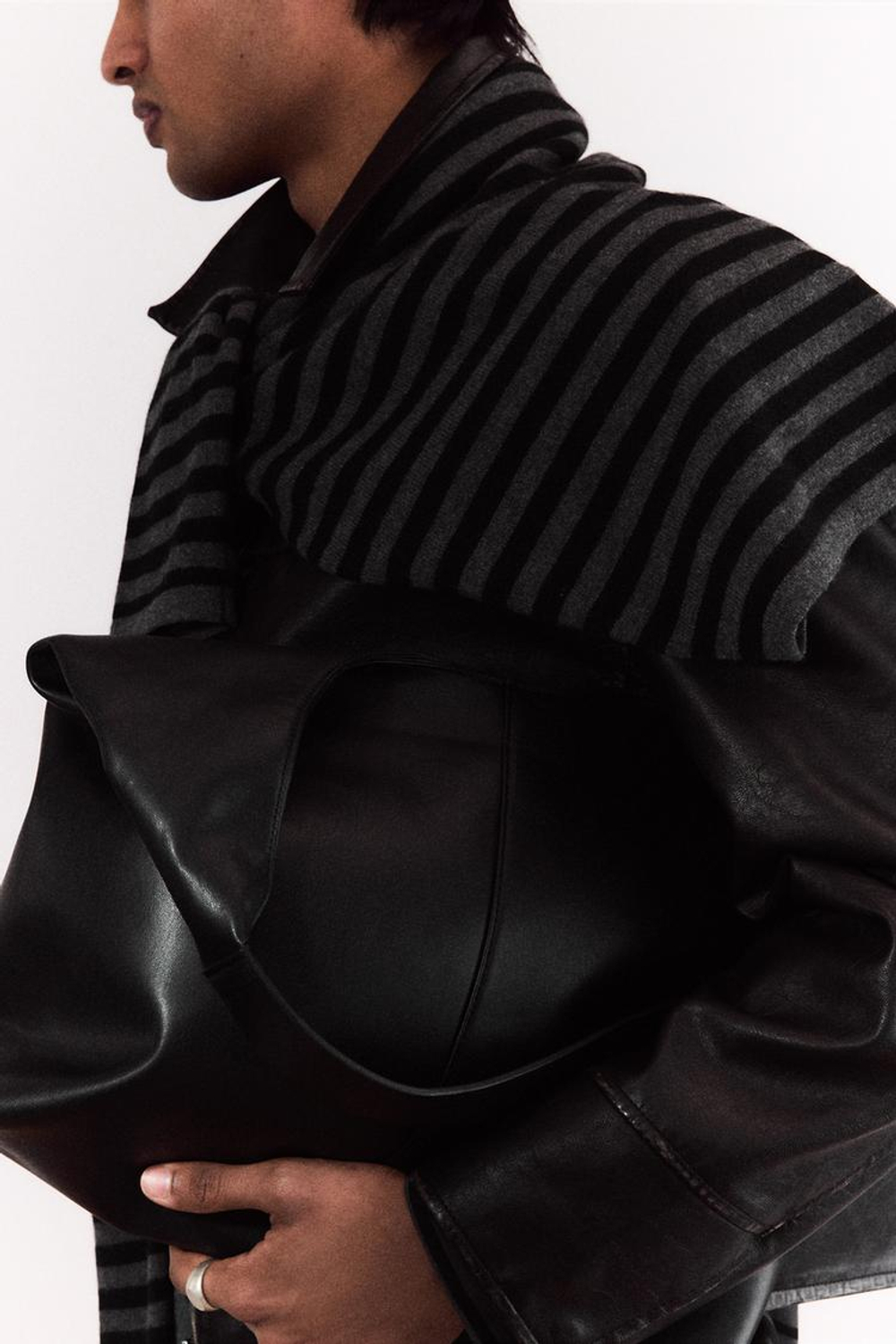 ZARA ОДНОТОННАЯ СУМКА-ШОПЕР, ЧЕРНЫЙ