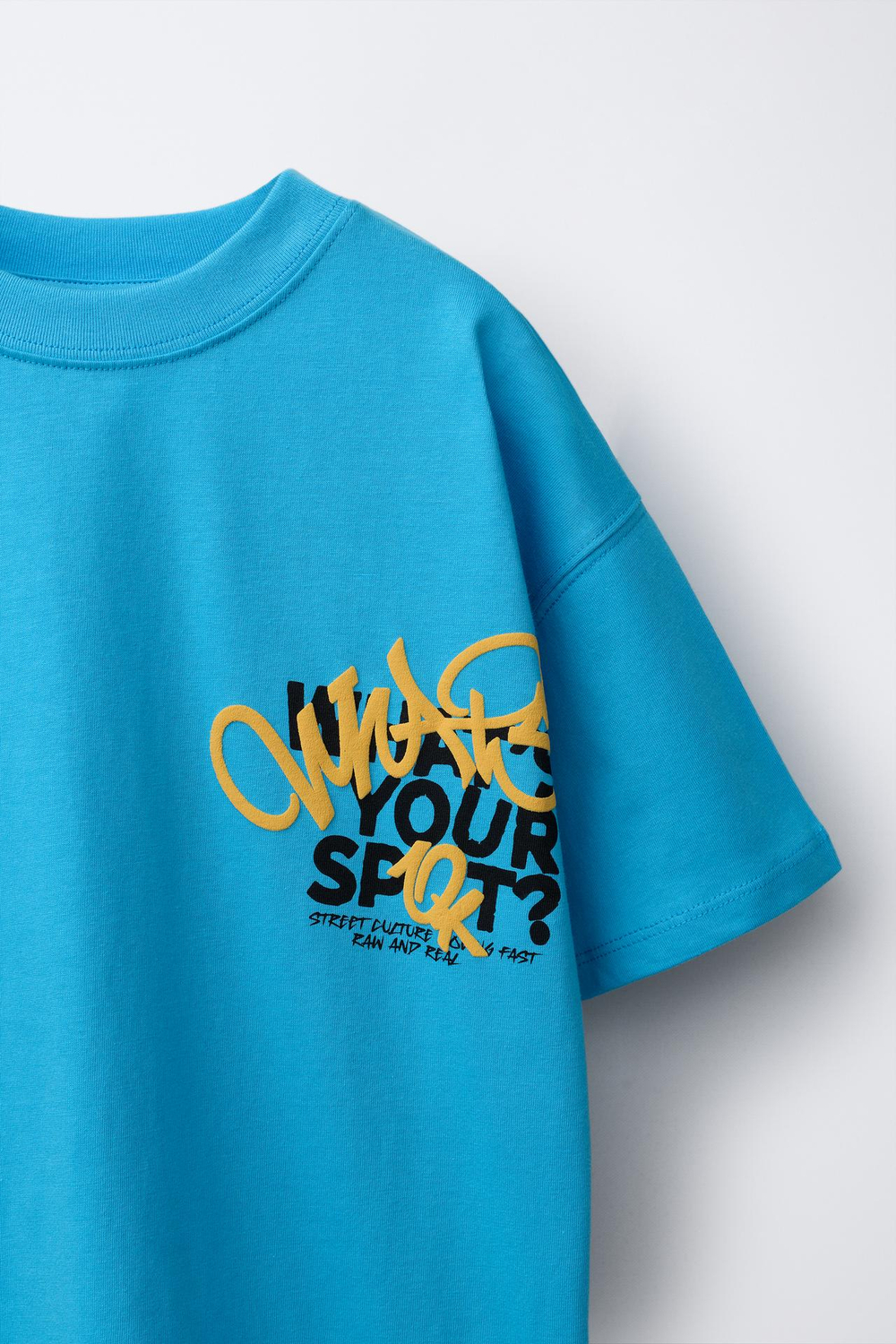 ZARА ФУТБОЛКА С ПРИНТОМ ГРАФФИТИ, СИНИЙ