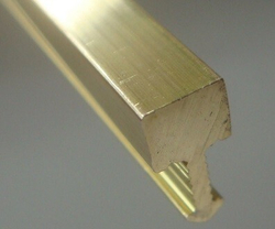 Латунный профиль-вставка Т-образная ЛПТ-05 браш 2700 мм
