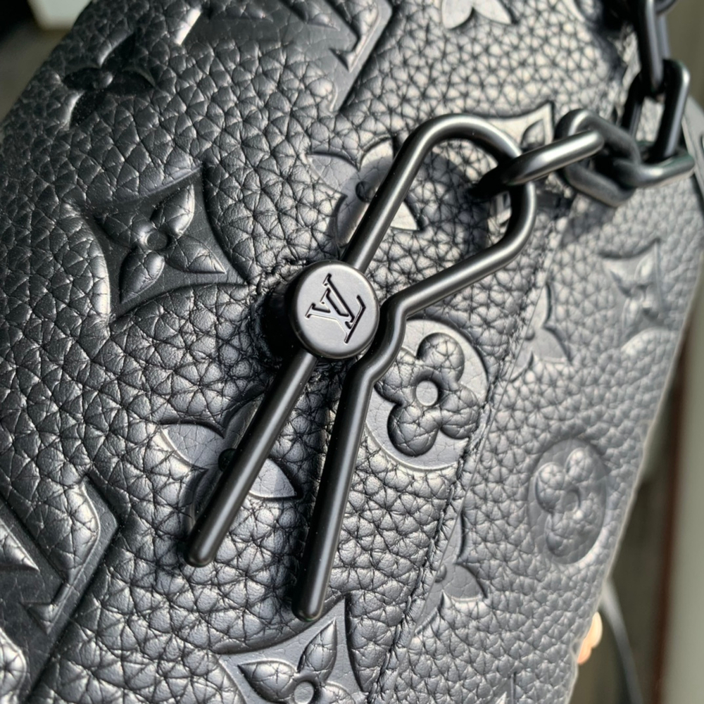 Louis Vuitton Steamer Wearable Wallet