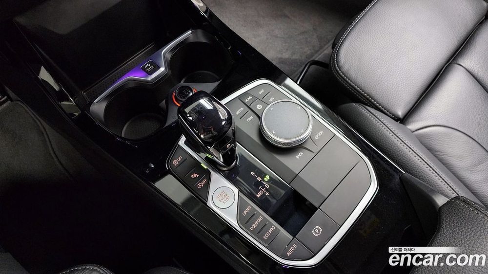 BMW 1 Series (F40) 120i Advantage (12.2021)