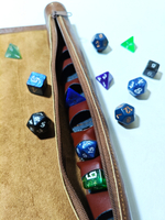 Пенал-скрутка для хранения игральных костей (коричневый)