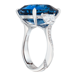 Кольцо с сапфиром и бриллиантами, R0020-42/1