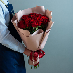 Букет из 11 красных роз Эквадор премиум упаковке
