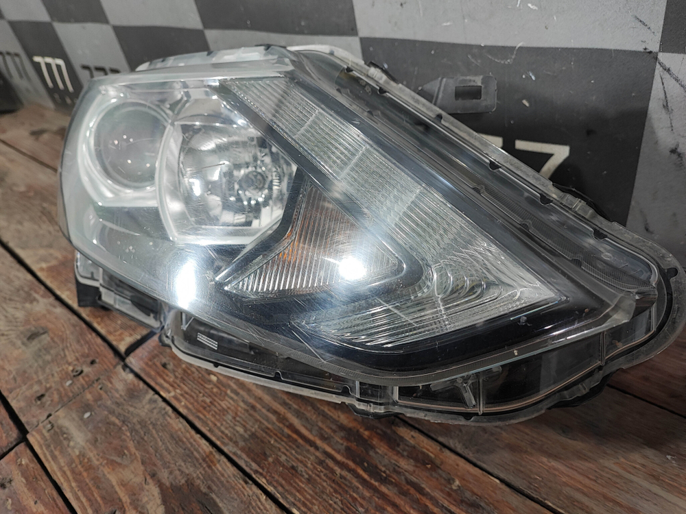 Фара правая галоген Nissan Qashqai 2 (J11) 13-19 Б/У Оригинал 260104EH2A