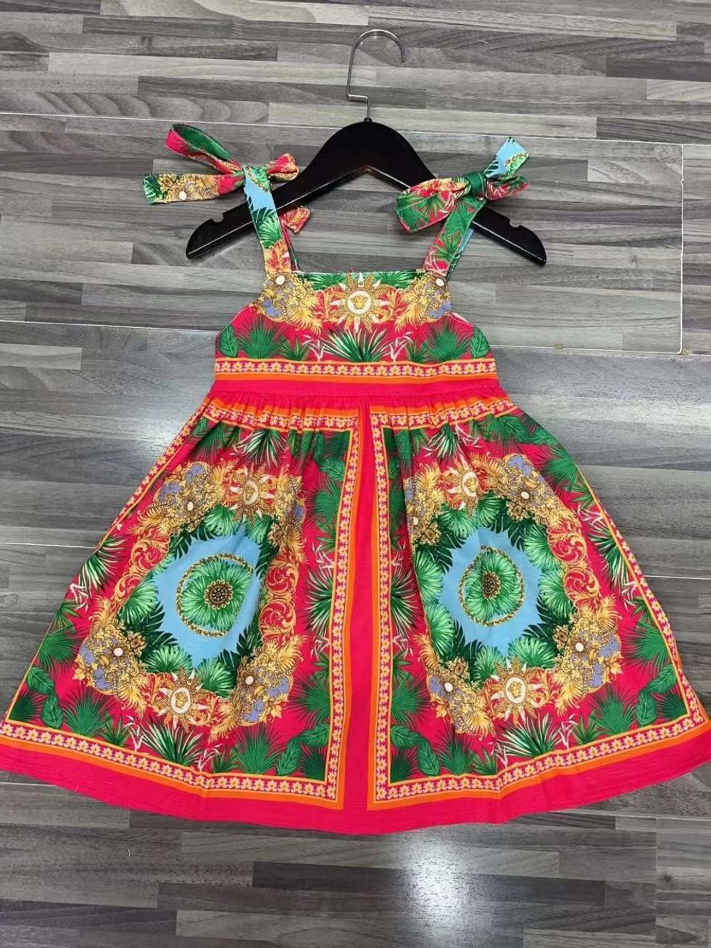 Брендовое платье для девочки