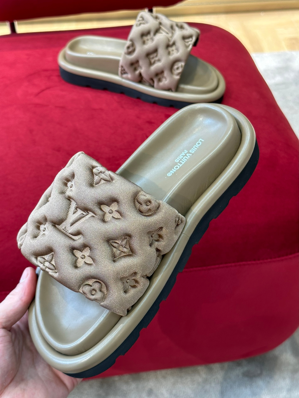 Louis Vuitton Pool Pillow Flat Comfort Mule