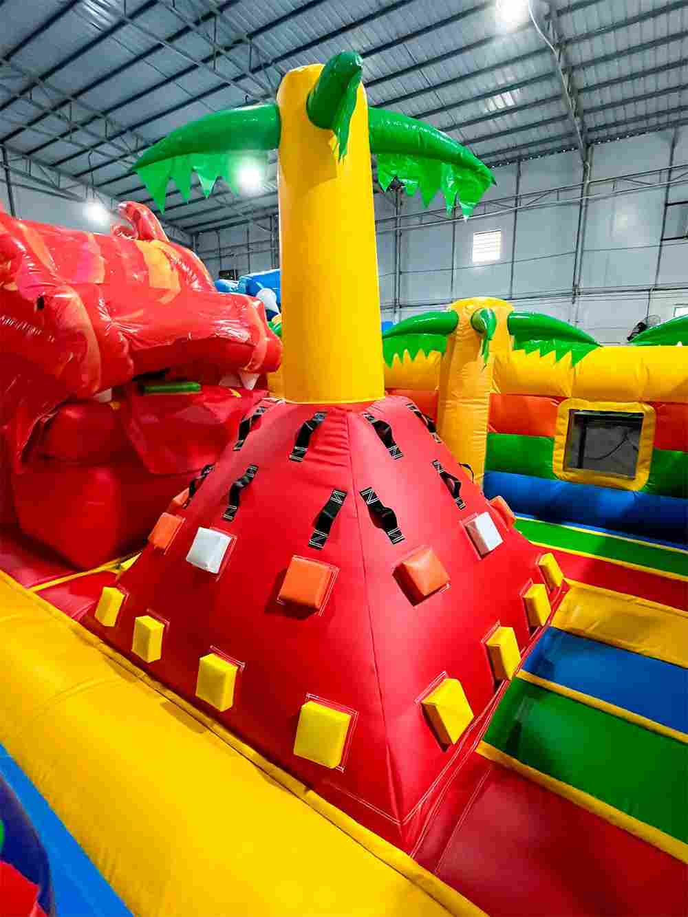 Коммерческий надувной батут «Змей Горыныч» 8,5*7*6 м