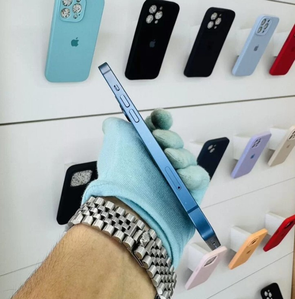 iPhone 13, 128 ГБ б/у