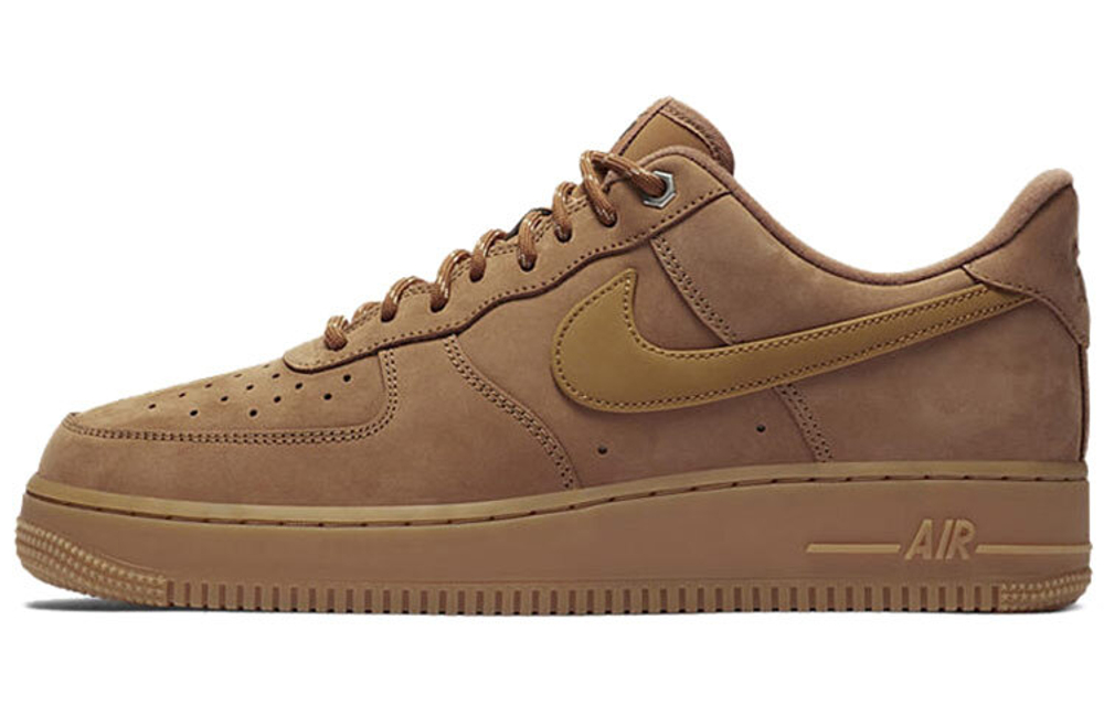 Nike lv8 flax top
